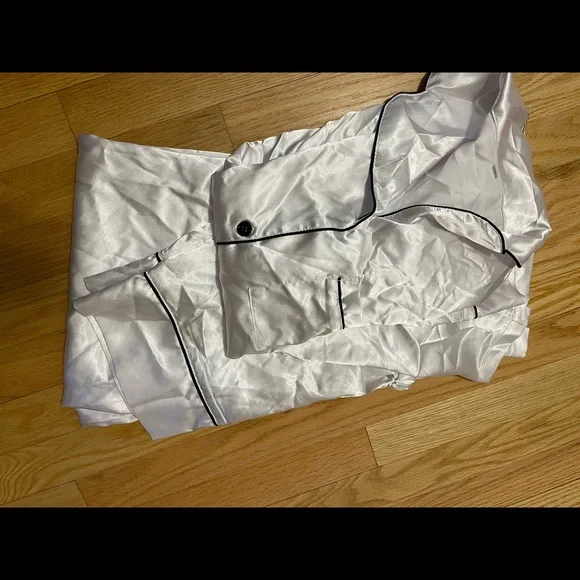 White pajama set - Picture 6 of 7